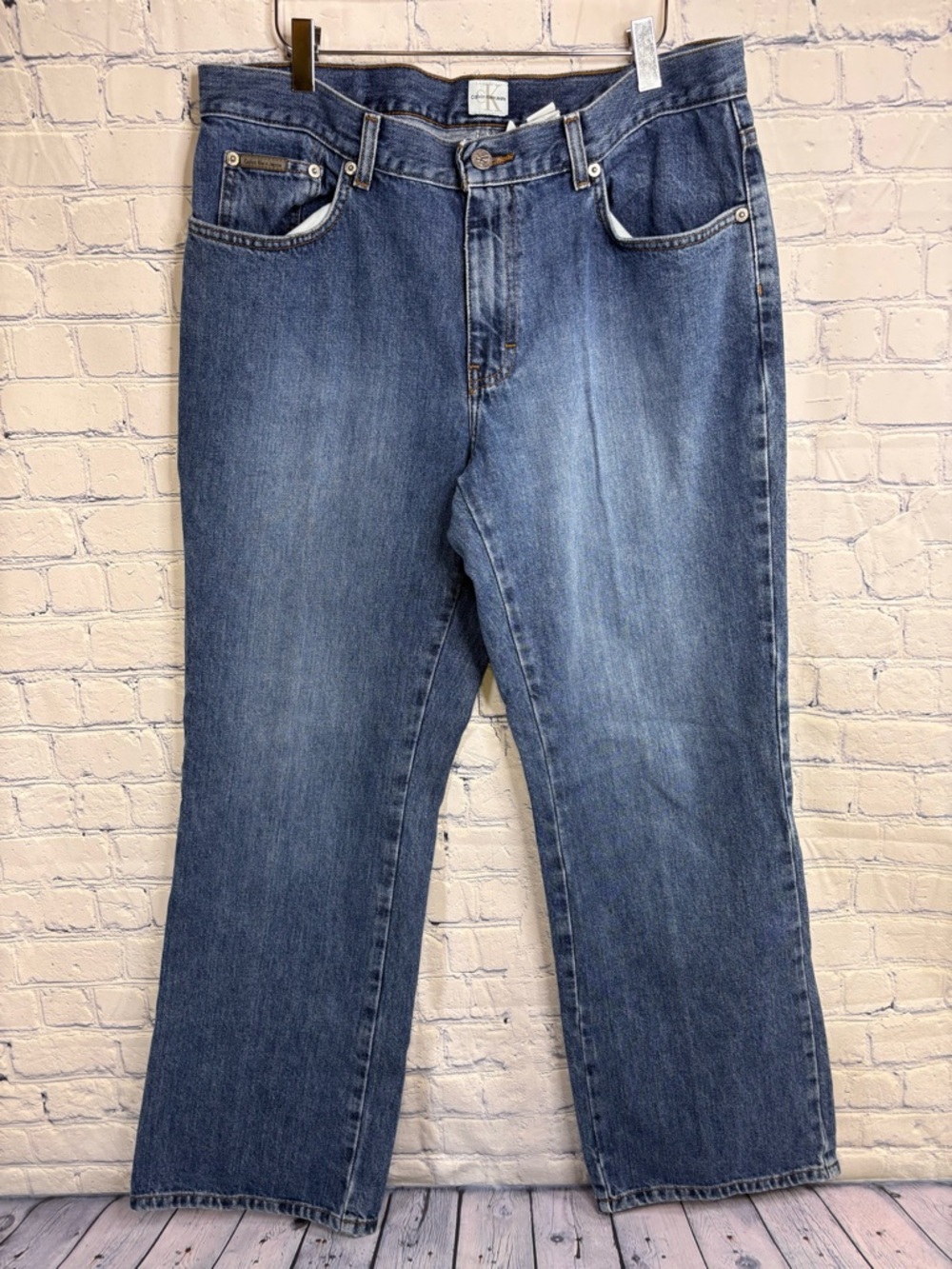 Calvin Klein Medium Wash Minimalist Classic Preppy Midrise Boot Cut Jeans 14